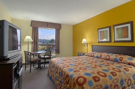 Super 8 By Wyndham Midland