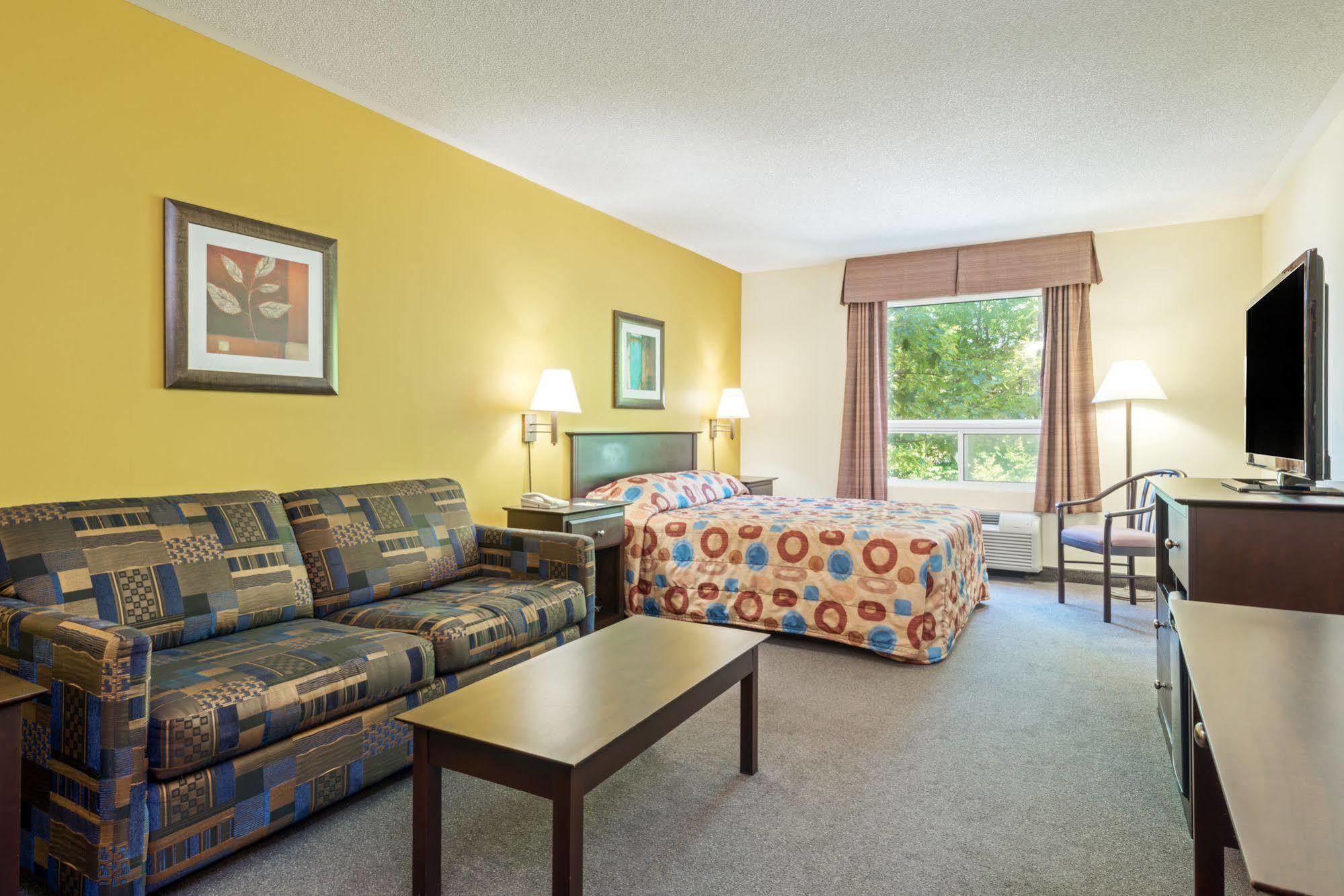 Hotel Super 8 By Wyndham Midland