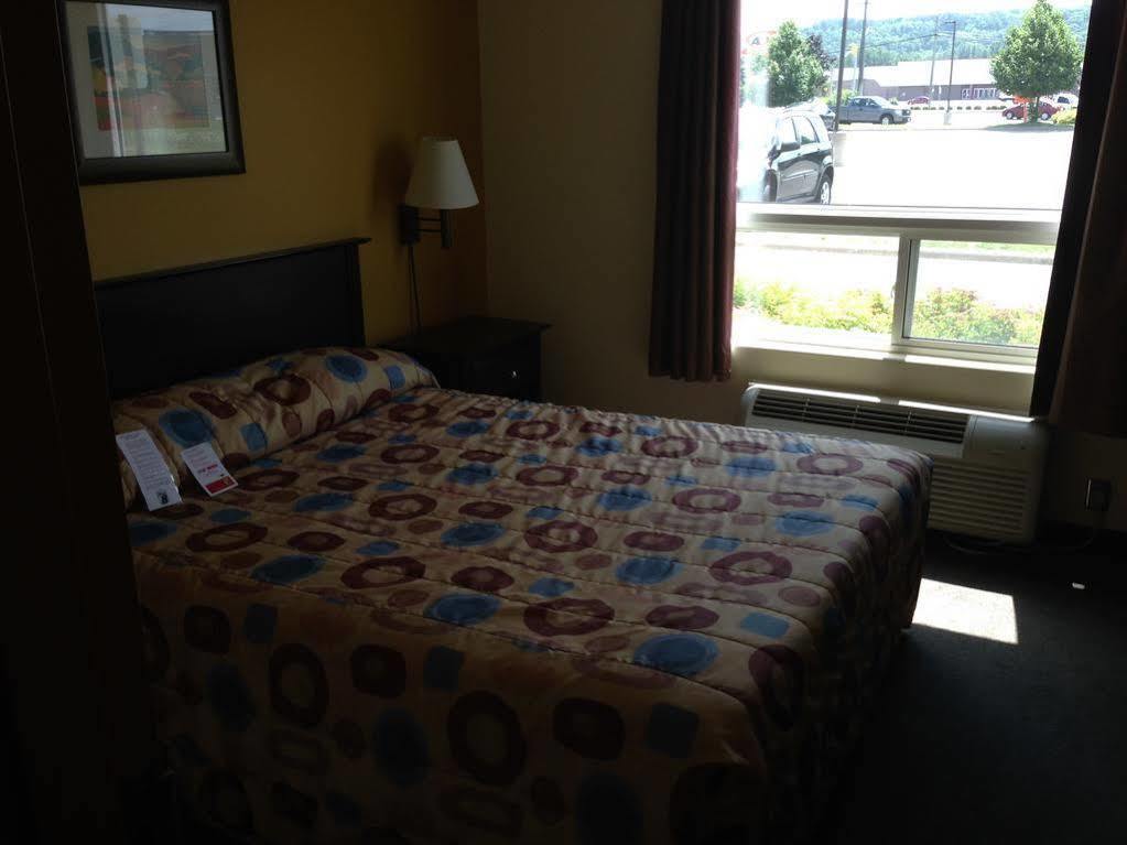 Hotel Super 8 By Wyndham Midland